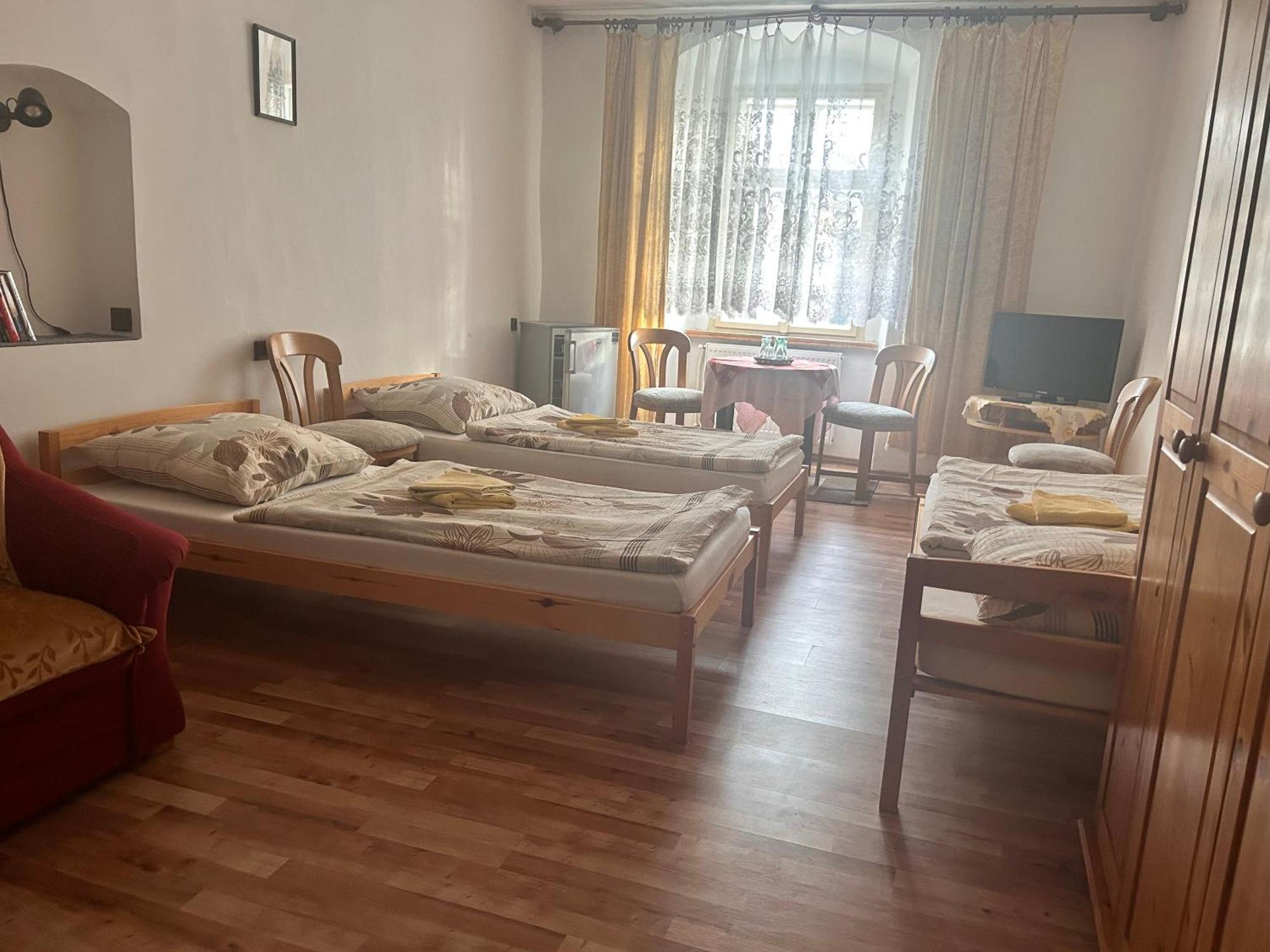Restaurace A Penzion Podloubi Opočno Eksteriør bilde