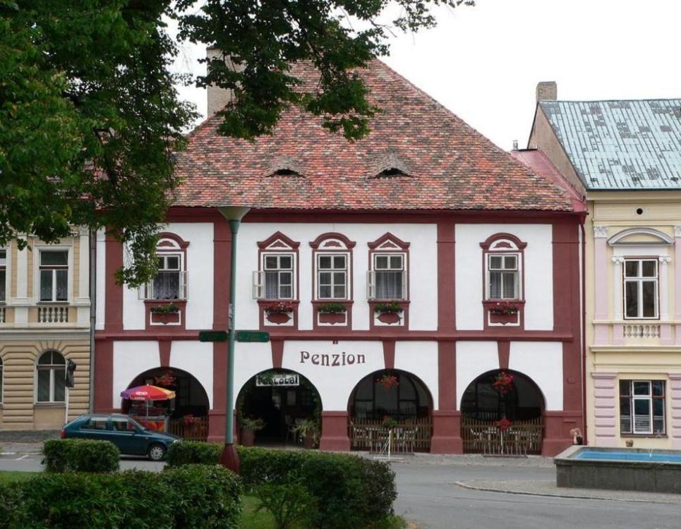 Restaurace A Penzion Podloubi Opočno Eksteriør bilde